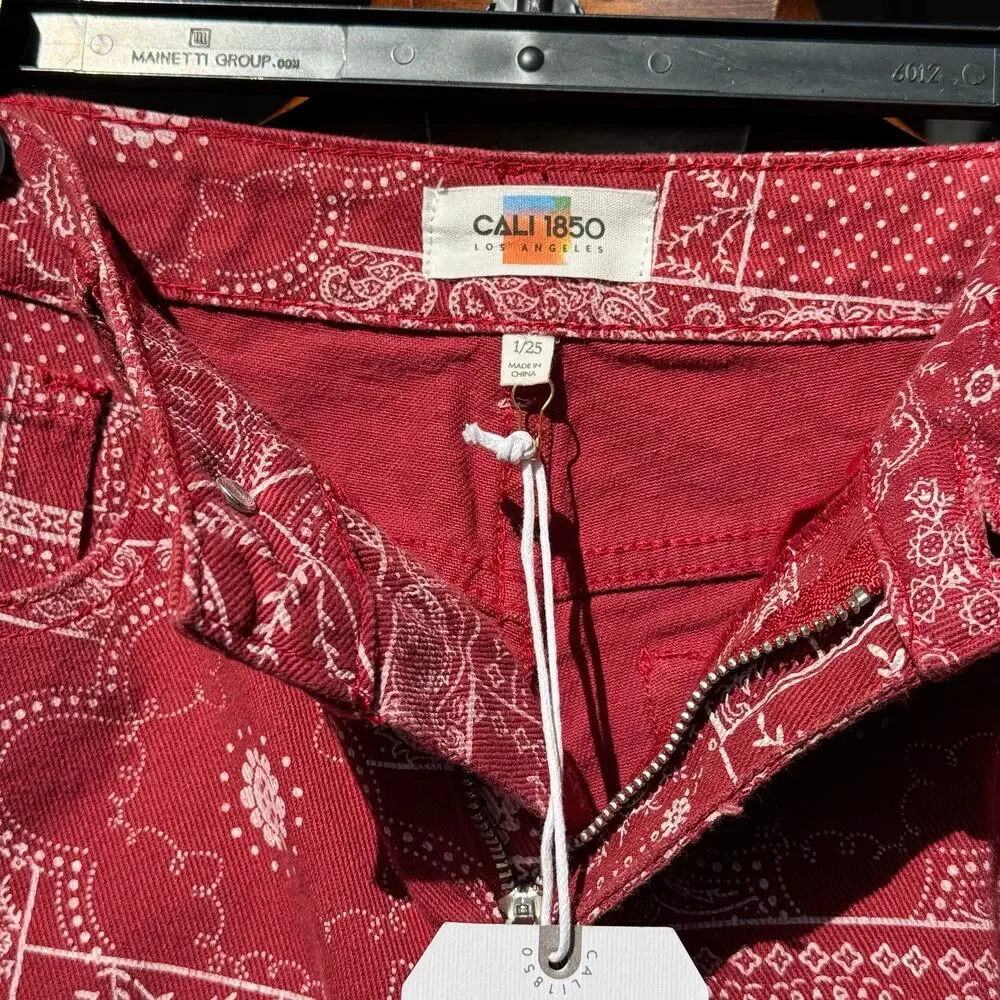 NWT CALI 1850 Women’s Bandana Paisley Bermuda Denim Shorts Size 25 Red